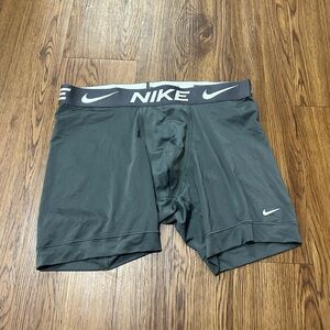 Nike Gray Athletic Shorts Size Medium